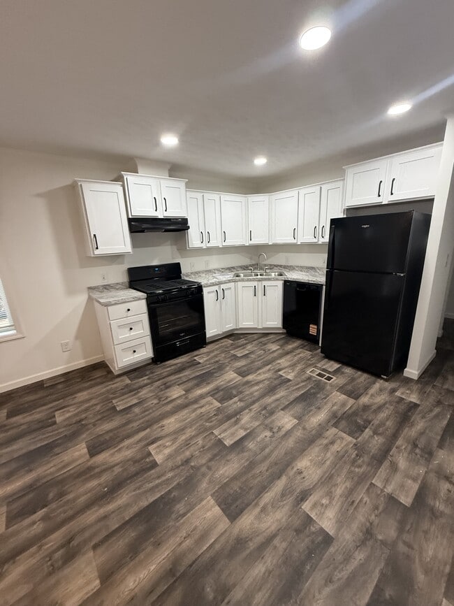 Photo - 18 Abbott St Unit 1