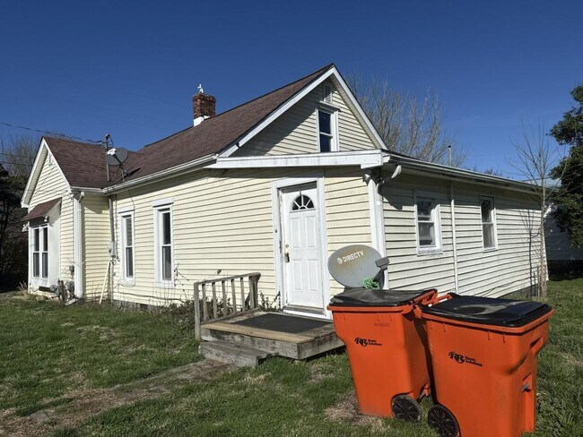 Photo - 211 W Main St