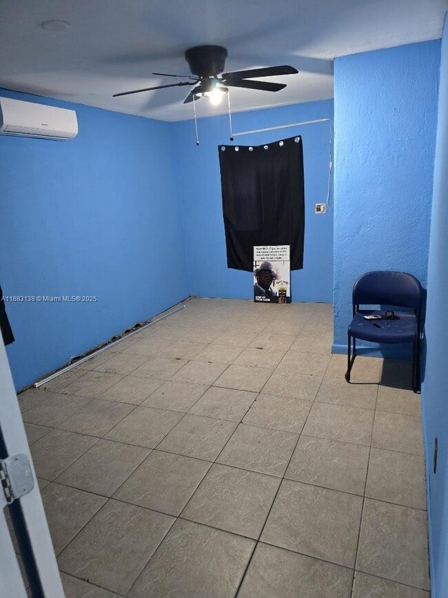 Photo - 2237 Simms St