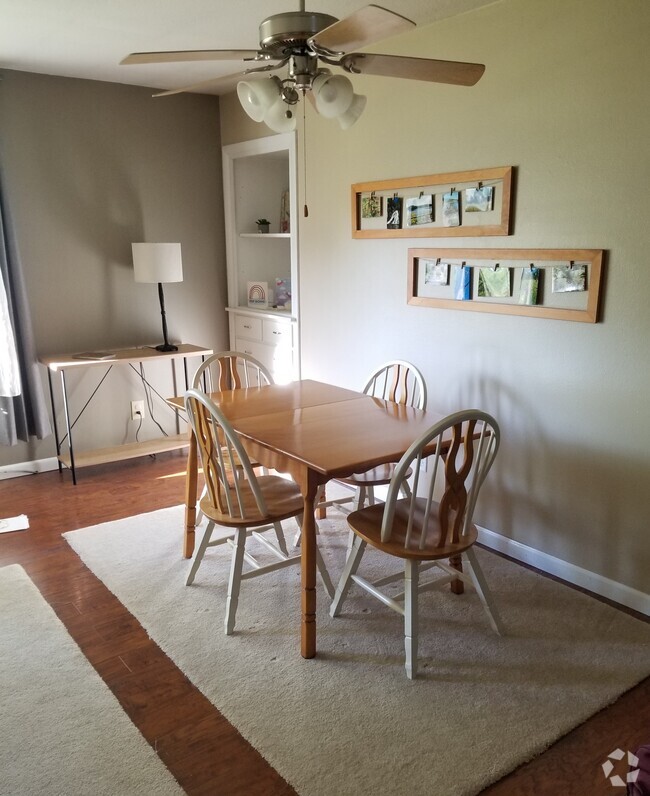Building Photo - 609 11th St S Unit Two bedrooms Rental