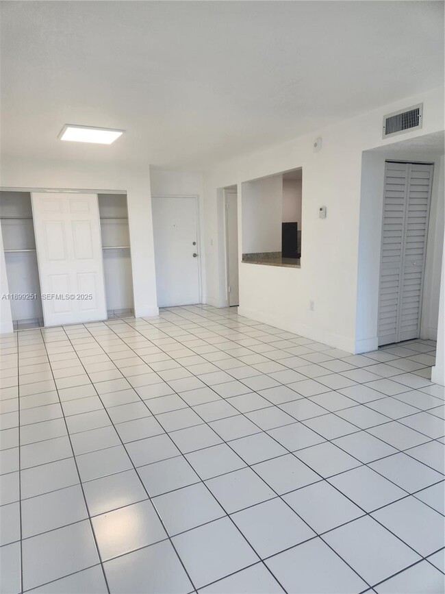 Building Photo - 802 NW 87th Ave Unit 420