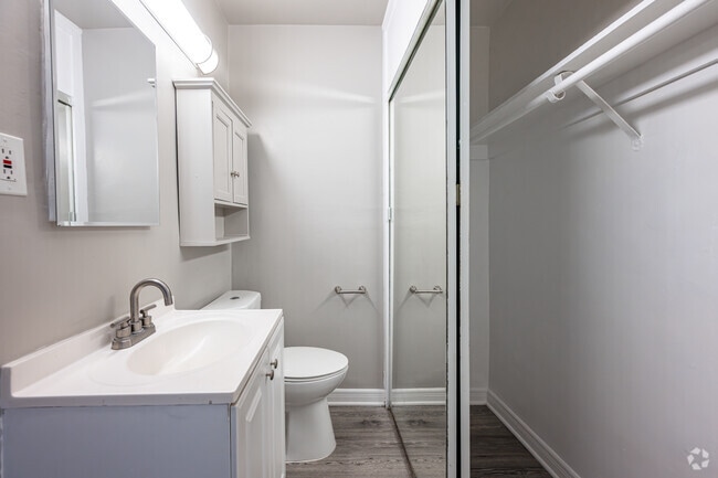 Studio - 365SF - Bathroom
