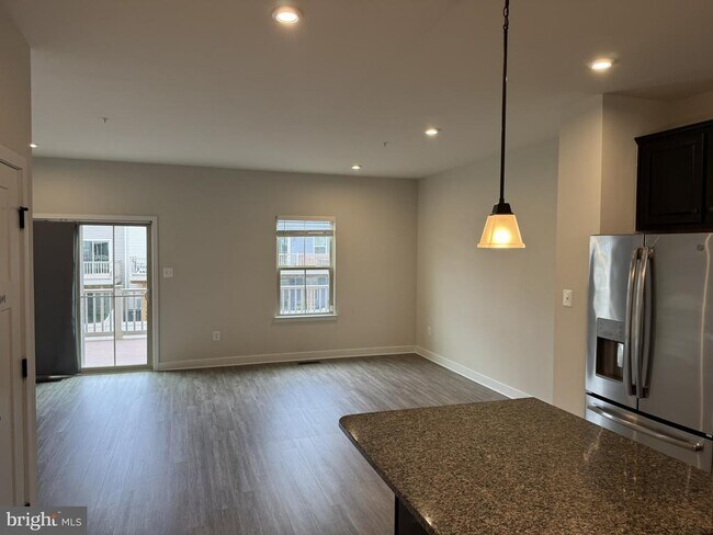 Photo - 10323 Quillback St