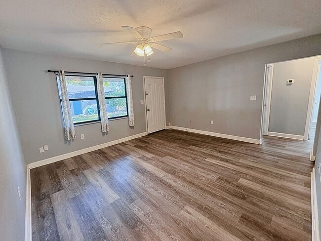 Photo - 427 6th Ave NE Apartamento Unidad B