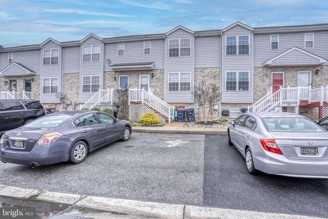 Photo - 407 Champs Ln