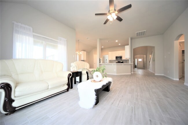 Building Photo - 9935 Wing St