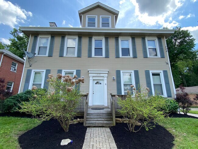 Magnífico alojamiento para 4 familias con carácter - 1532 Burney Lane