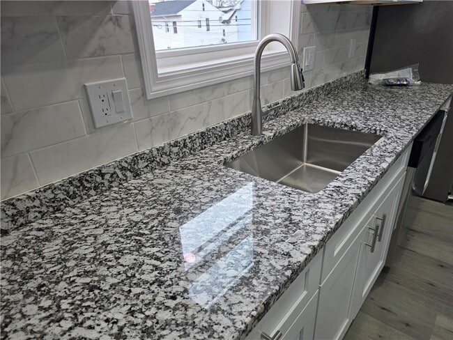 Photo - 17 Bergen St Unit 2nd FL