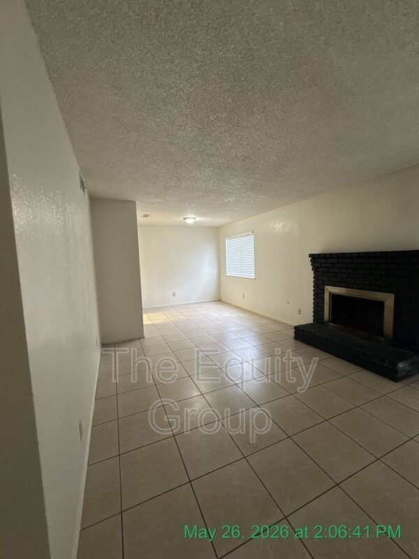Photo - 3525 S County Center Dr