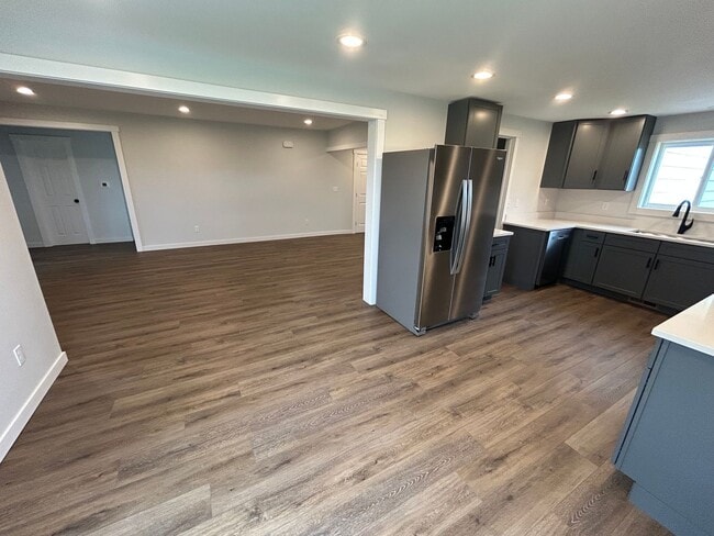 Photo - Fully Remodeled Five Bedroom House for Rent!