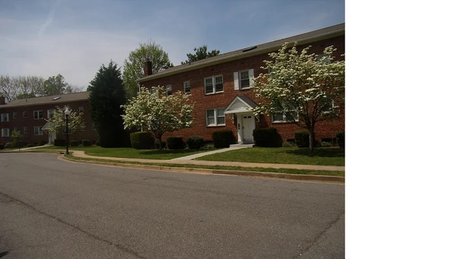 Building Photo - 1520 N Lancaster St Rental