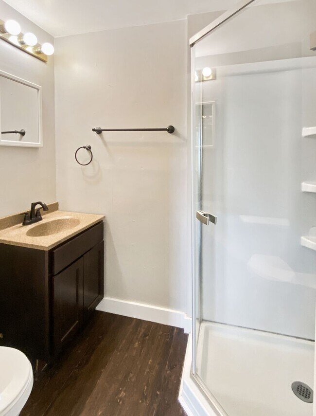 Photo - 415 Harlan Ave NE Unit #C