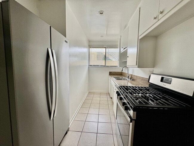 Photo - 337 Rexford Dr Unit 337 S Rexford Dr  4