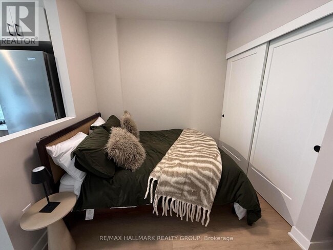 Photo - 275 Carling Ave Unit 306