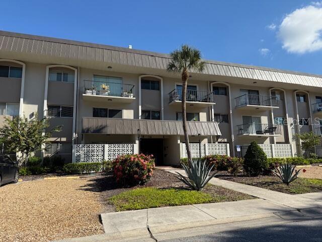 Building Photo - 4611 W Fig St Unit 204 Rental