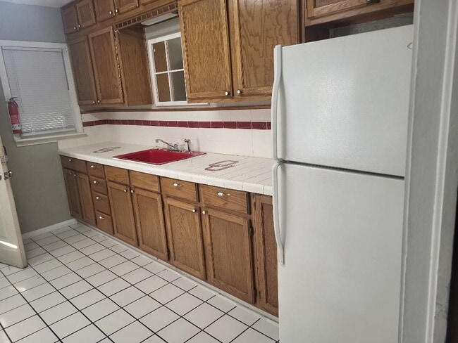 Photo - 815 SW H Ave