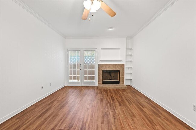 Photo - 3111 Tom Green St Unidad 110