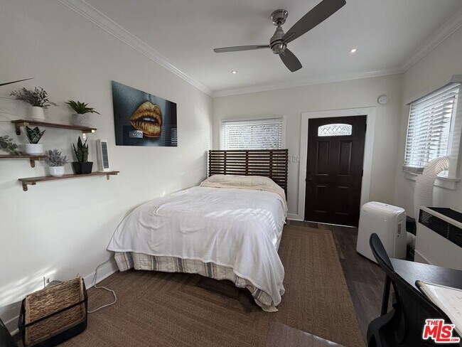 Photo - 5919 Lexington Ave