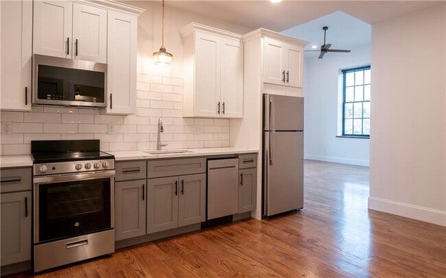 Building Photo - 15 Cranston Ave Unit 31