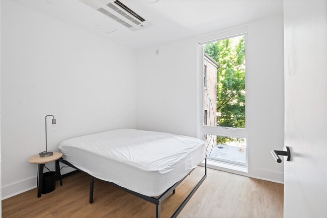 District Co-Living (Furnished Rooms)