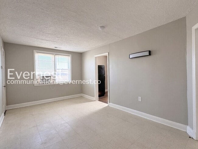 Photo - 1049 E Patapsco Ave