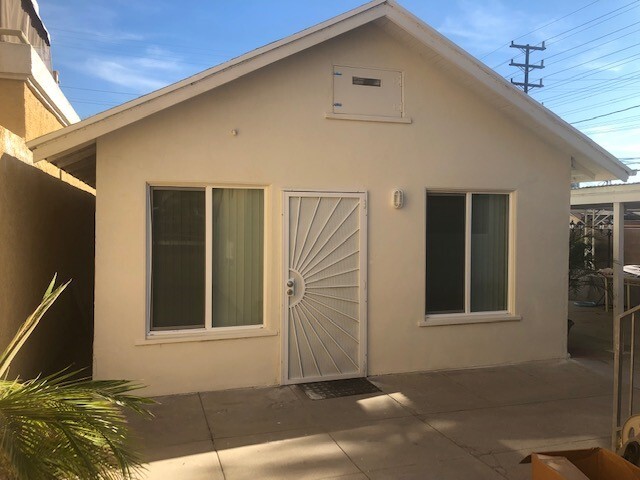 Frente de la casa - 1014 Thompson Ave Unidad 1