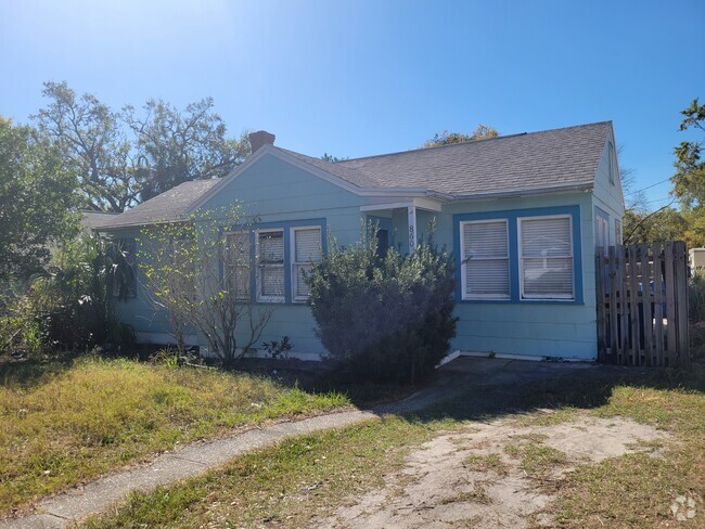 Building Photo - 860 16th Ave S Rental