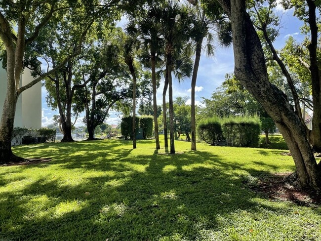 Building Photo - 12568 Shoreline Dr Unit 103 Rental