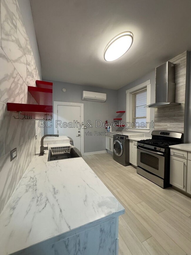 Photo - 2307 S Leavitt St Unit 1