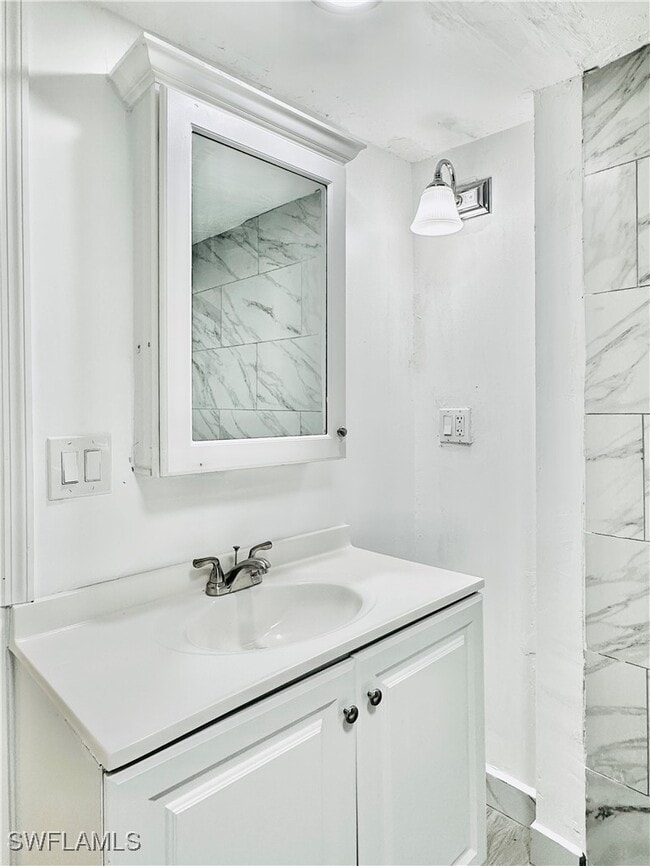 Photo - 826 Wiggins Pass Rd Unidad 307