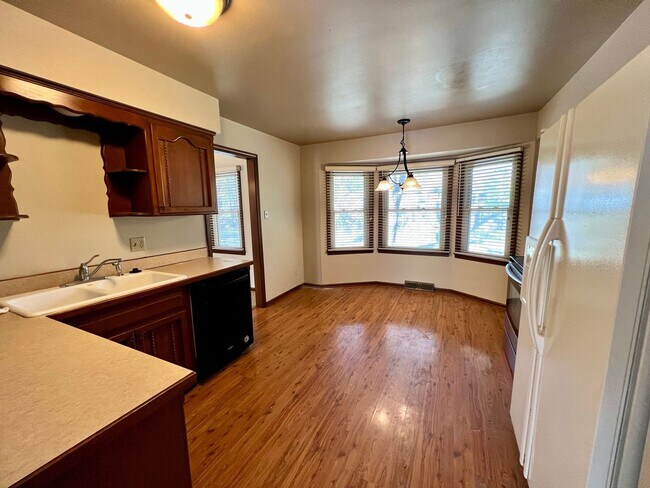 Photo - Amazing 4 Bedroom Home!