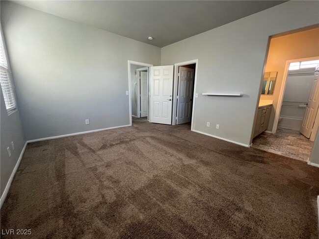 Building Photo - 10471 Meadow Village St