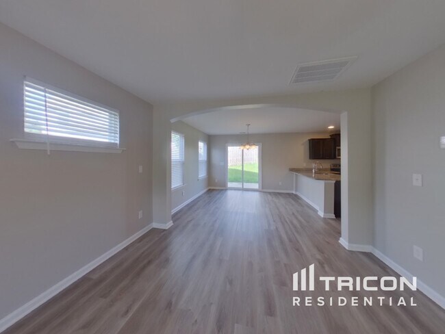 Photo - 216 Whispering Oak Ln