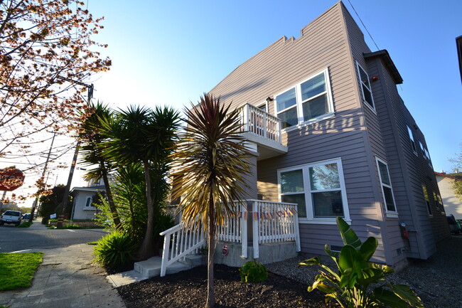 Photo - 374 41st St Unidad 2