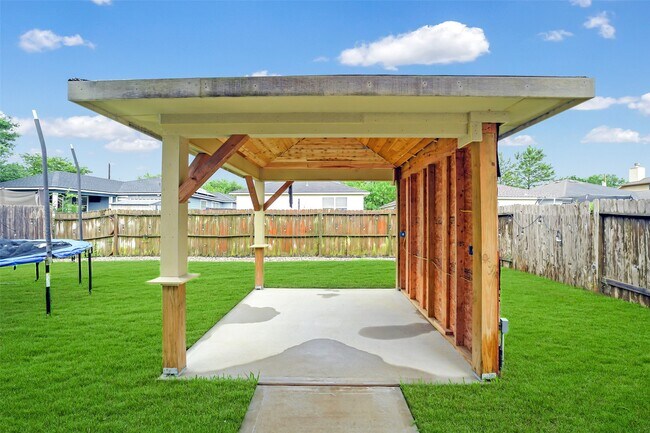 Photo - 2214 Shady Pine Dr