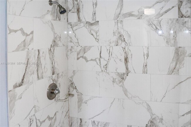 Photo - 1080 N Franklin Ave Unit 1080B