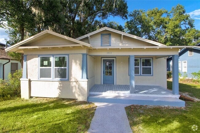 Building Photo - 1020 W Line St Rental