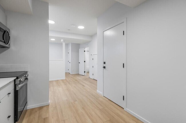 Photo - 0.0 bedroom in Edmonton Alberta T5G 2T1 Unité B2