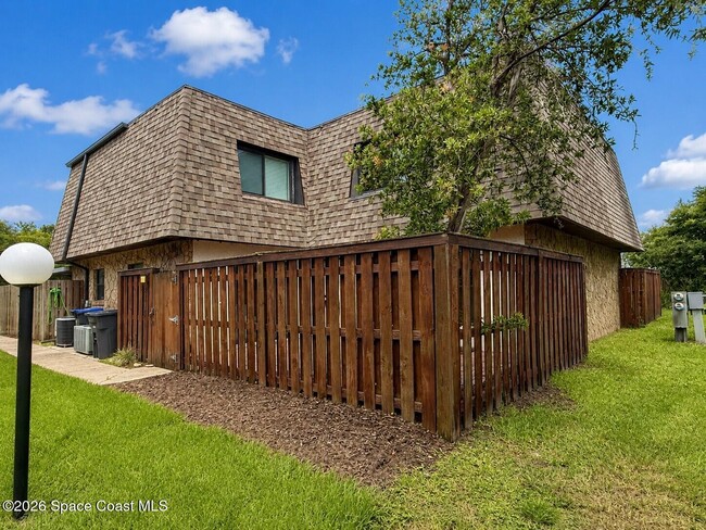 Photo - 2115 Harrison St