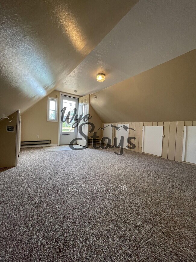 Photo - 409 S Brooks St Unidad 2