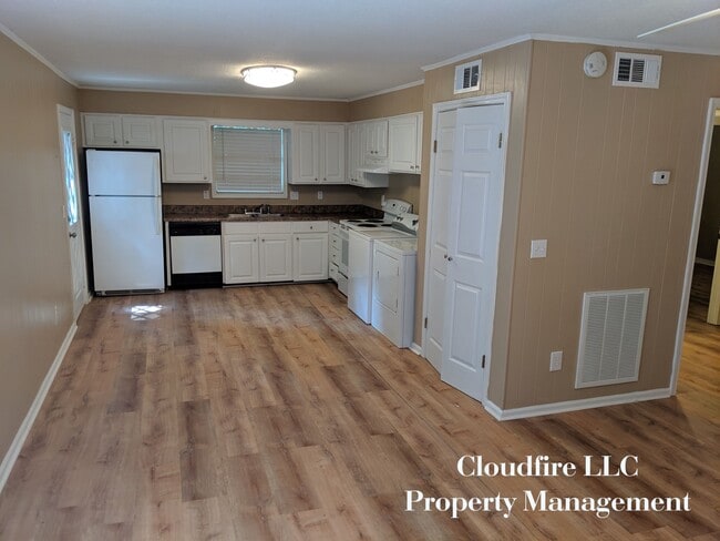 Photo - 224 James Cir