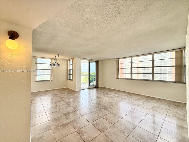1351 NE Miami Gardens Dr Unit 626E
