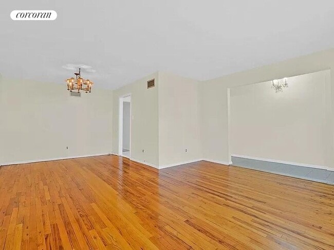 Photo - 175-32 Devonshire Rd