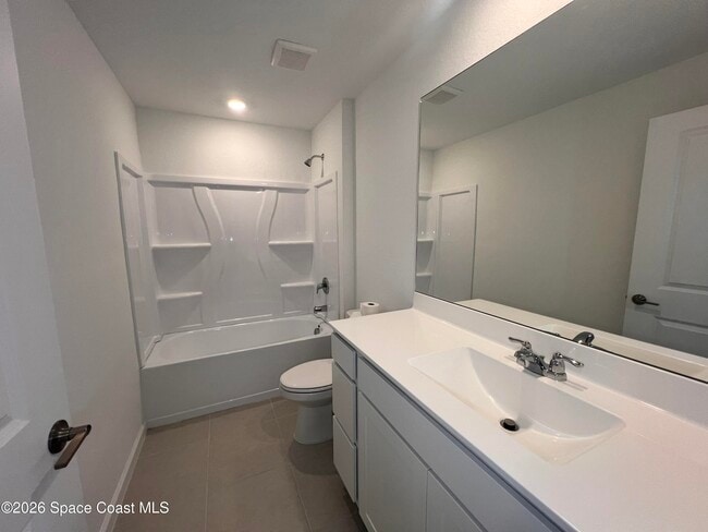 Photo - 1541 Newport St SE