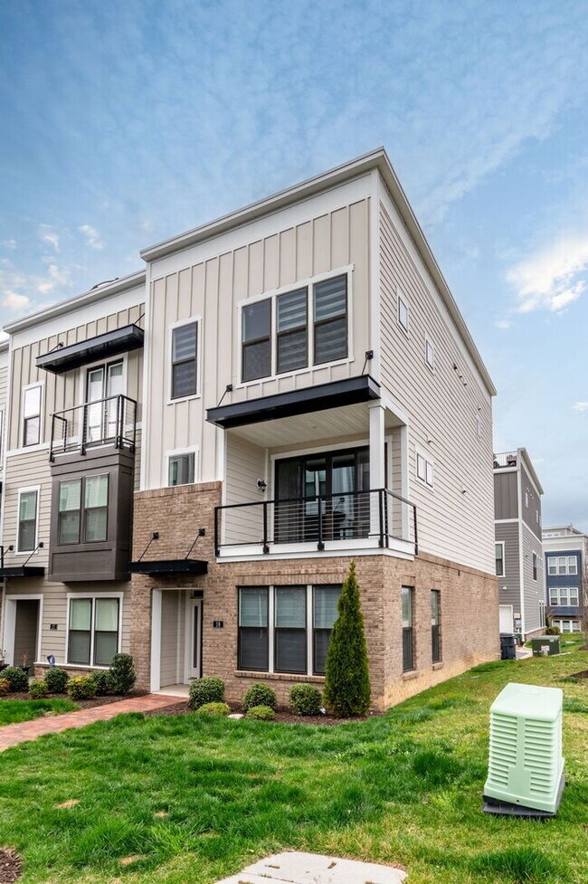 Photo - Modern End-Unit Townhome in Rocketts Landing – Prime Richmond Location