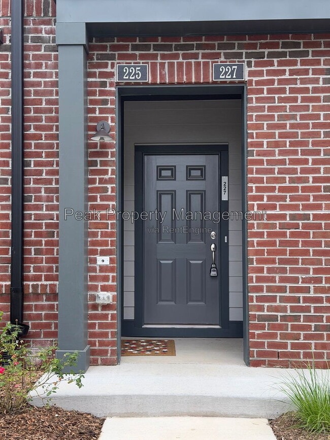 Photo - 227 Brattice Dr