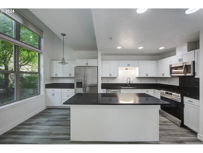 Photo - 6267 NE Carillion Dr Unidad 103