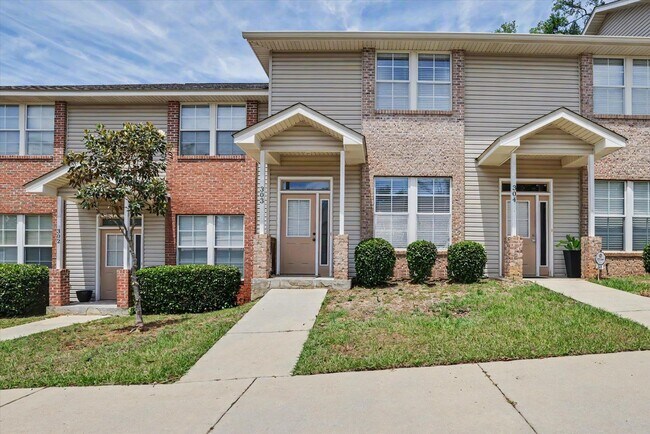 Building Photo - 2014 Midyette Rd Unit 303