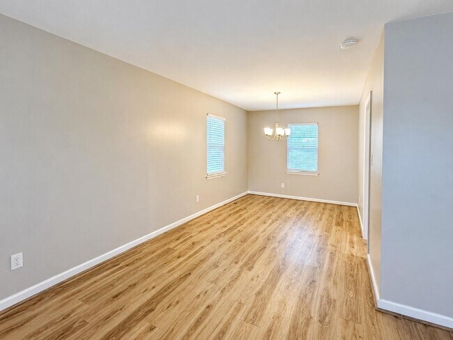 Photo - 247 Brookside Ct