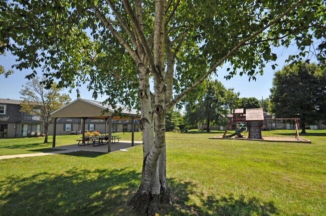 Pabellón y parque infantil